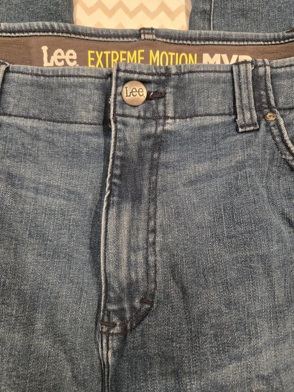 Lee extreme motion